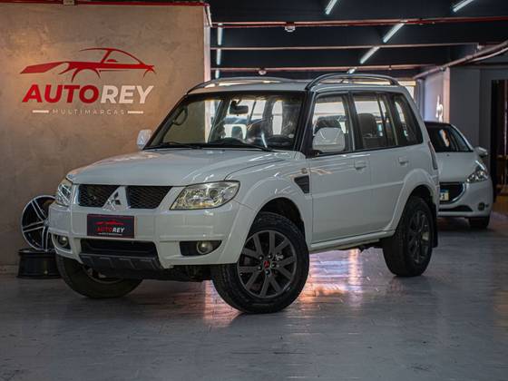 MITSUBISHI PAJERO TR4 2.0 4X2 16V 140CV FLEX 4P AUTOMÁTICO MITSUBISHI PAJERO TR4 2.0 4X2 16V 140CV FLEX 4P AUTOMÁTICO